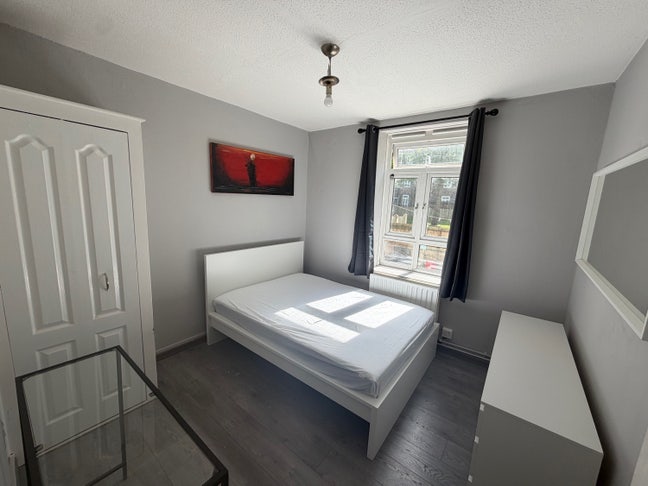 Lovely Room Next To River! Main Photo