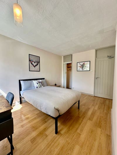 Double room available in Kingston  Main Photo