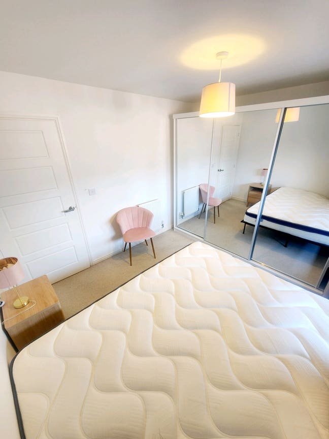 Double room with private bathroom *no deposit* Main Photo