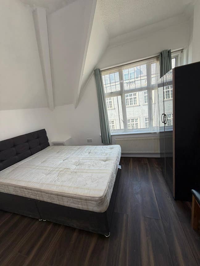 Modern Flat in Hendon – Bills Included – &pound;1100 PCM Main Photo