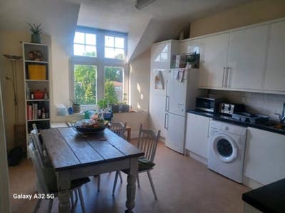 Gorgeous flat in downleaze for rent Main Photo