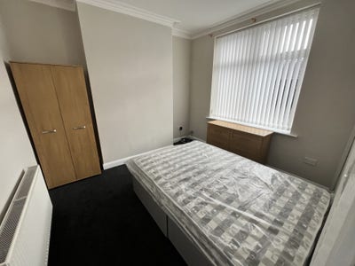 Newly Refurbished Double Room | All Bills Included Main Photo