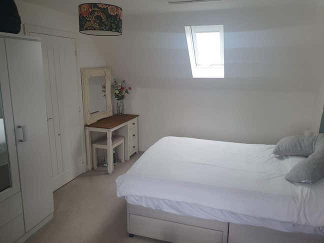 Spacious Double Room – 20 Minutes to Cambridge Cit Main Photo