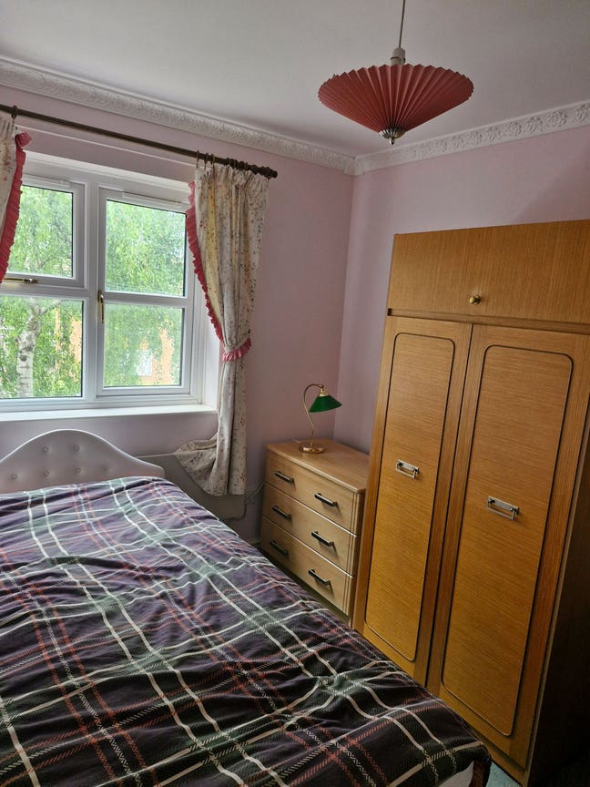 Single & Double Rooms for Professionals Main Photo