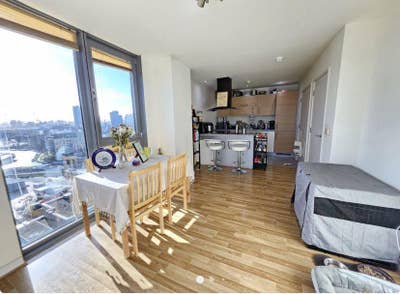  Double Room(EnSuite) Unbeatable Stratford 📍 Main Photo