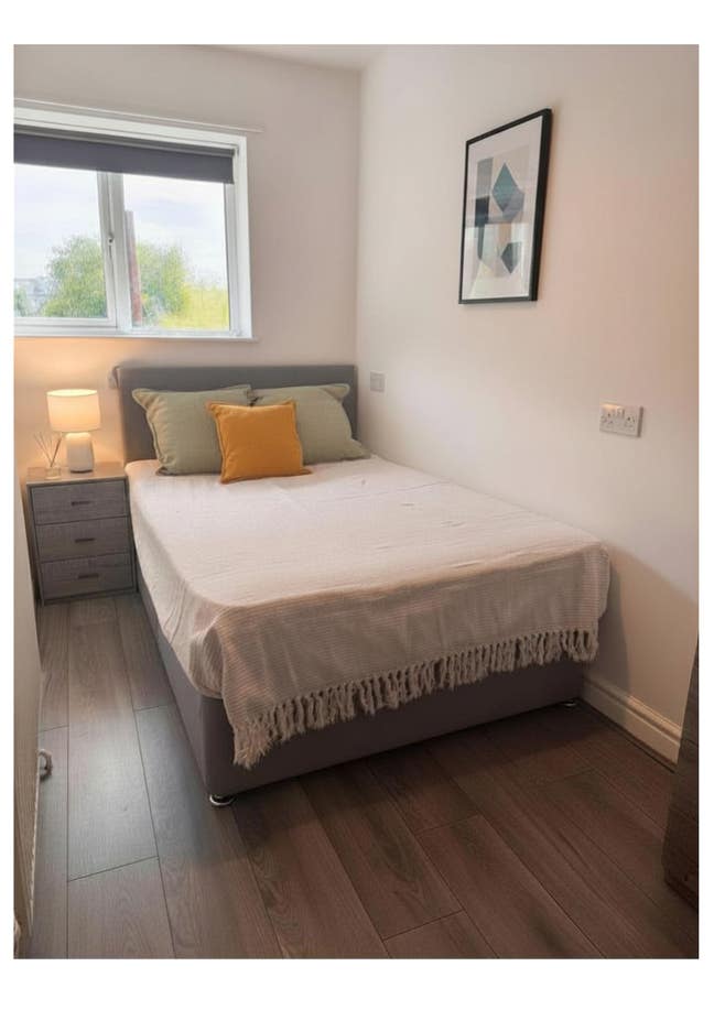 Spacious Double Room Available – &pound;525 PCM – Bangor Main Photo