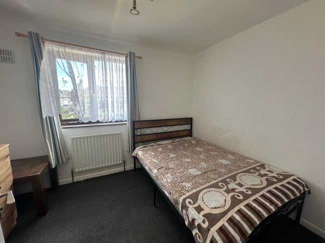 Spacious Room to Let – N17 7BJ, Tottenham, London Main Photo