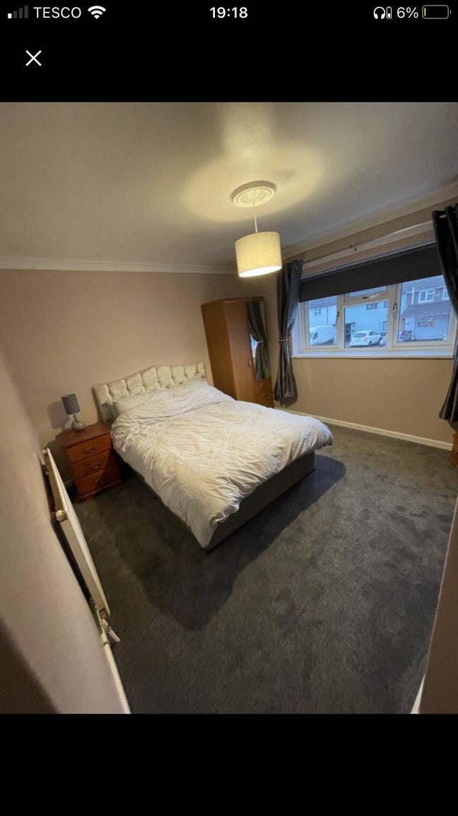 Spare double room available - &pound;150 a week Main Photo