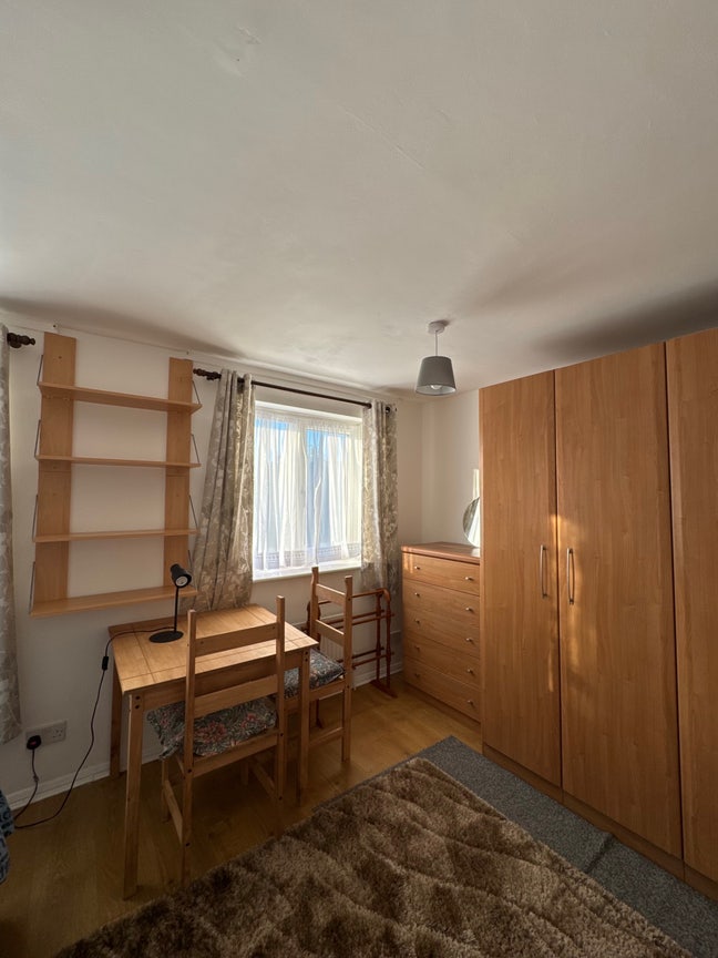 Double bedroom to rent in SE18 5SZ Main Photo