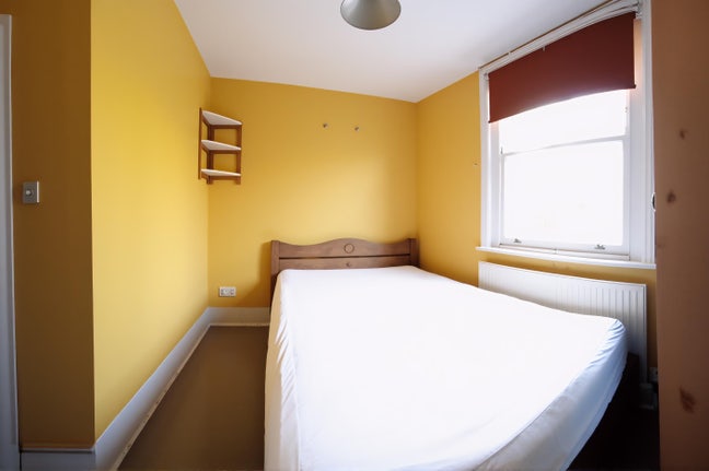 Small double bedroom in beautiful terraced house Main Photo