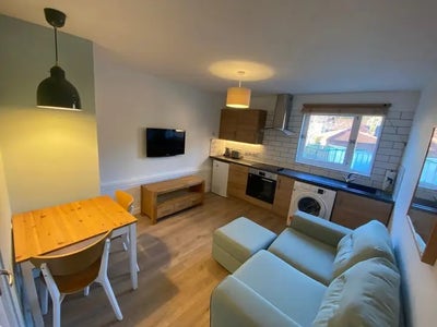 One bed flat to let in Balerno for 1 month Main Photo