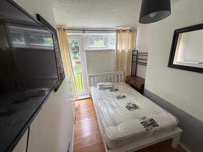 Double Room in Putney Heath Main Photo
