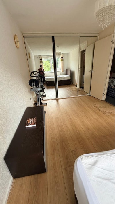 Fully furnished spacious master bed room for rent Main Photo