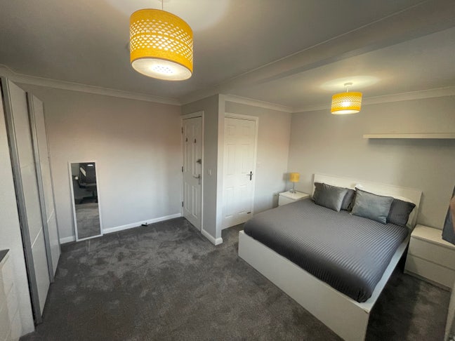 XL Double Room GSK Airbus Main Photo