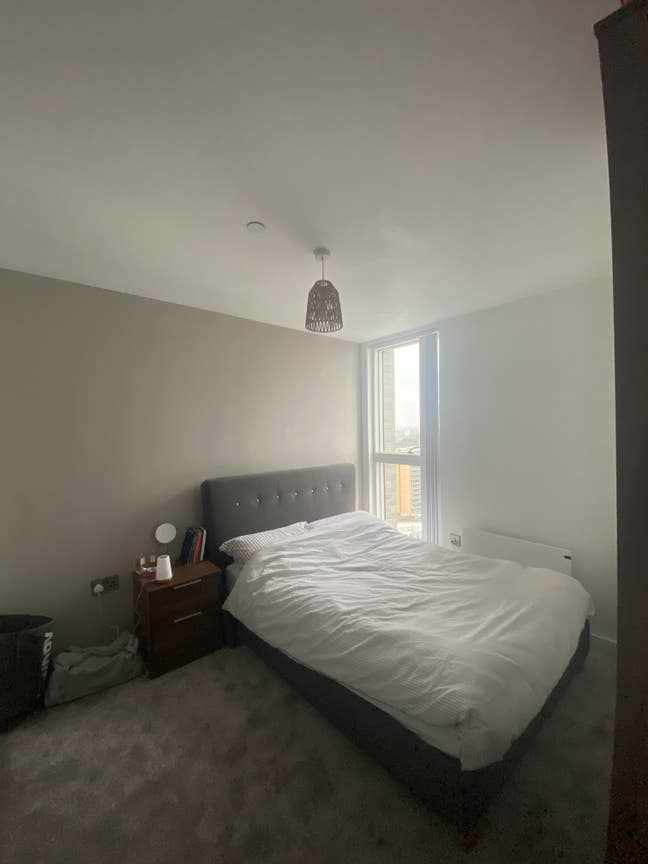 Double room in girly flat Main Photo