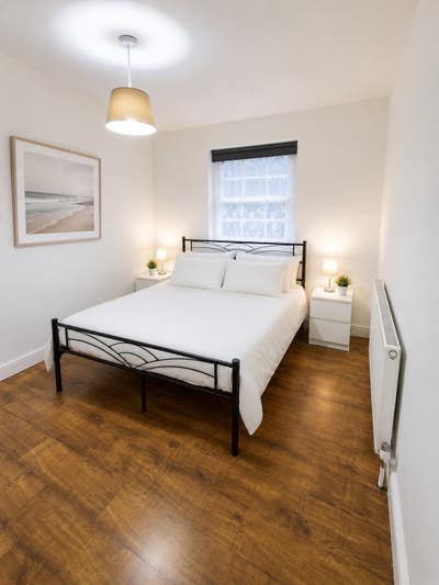 Spacious Double Rooms With Friendly Professionals Main Photo