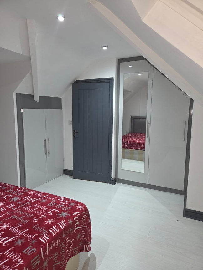 Double bedroom En-suite  Main Photo