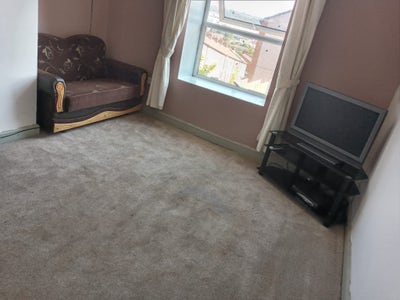 Bright room to let shared facilities  Main Photo