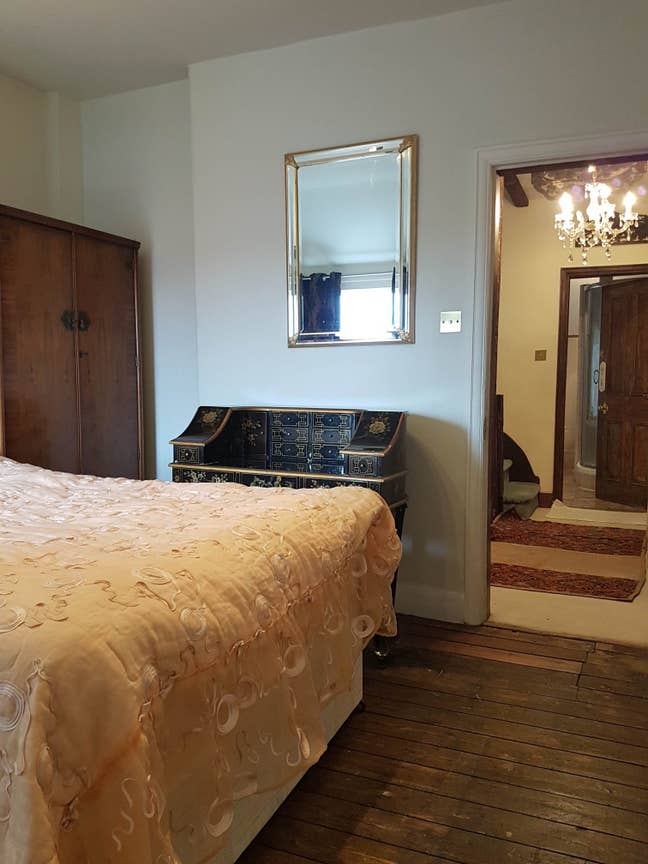 Room 4-Floor Home. All Bills included - 950 PCM Main Photo