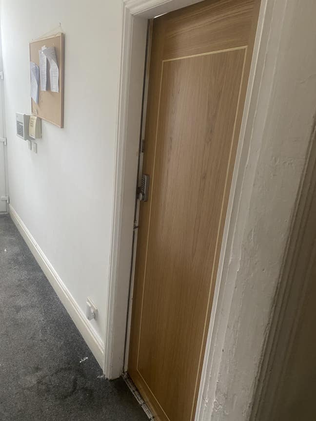 Furnished double Bed room near Bradford Uni  Main Photo