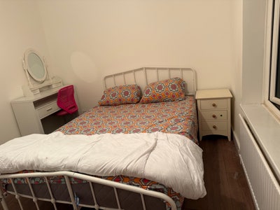 2 double bedrooms inShared house in windsor  Main Photo