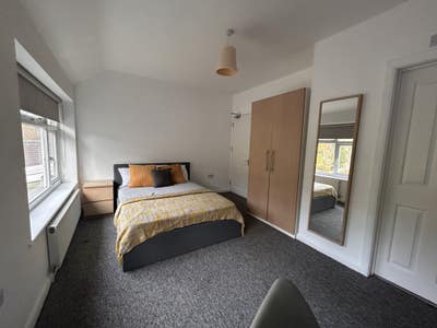 🍂Beautiful Ensuites in Modern House🍂 Main Photo