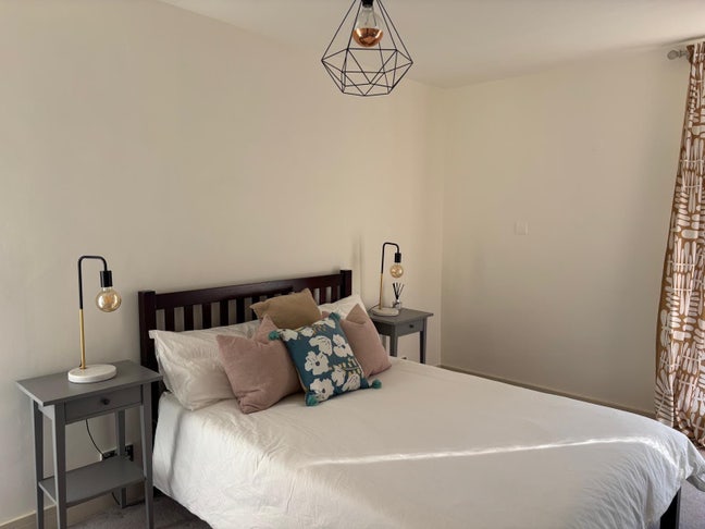 Beautiful room in Greenwich Main Photo