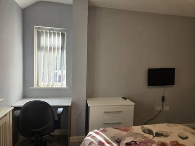 Luxury Large Double Room in Prime Location Main Photo