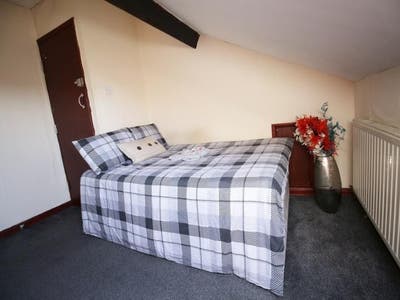 Furnished Double &pound;150 off on 3Rd & 4Th Month Rent Main Photo