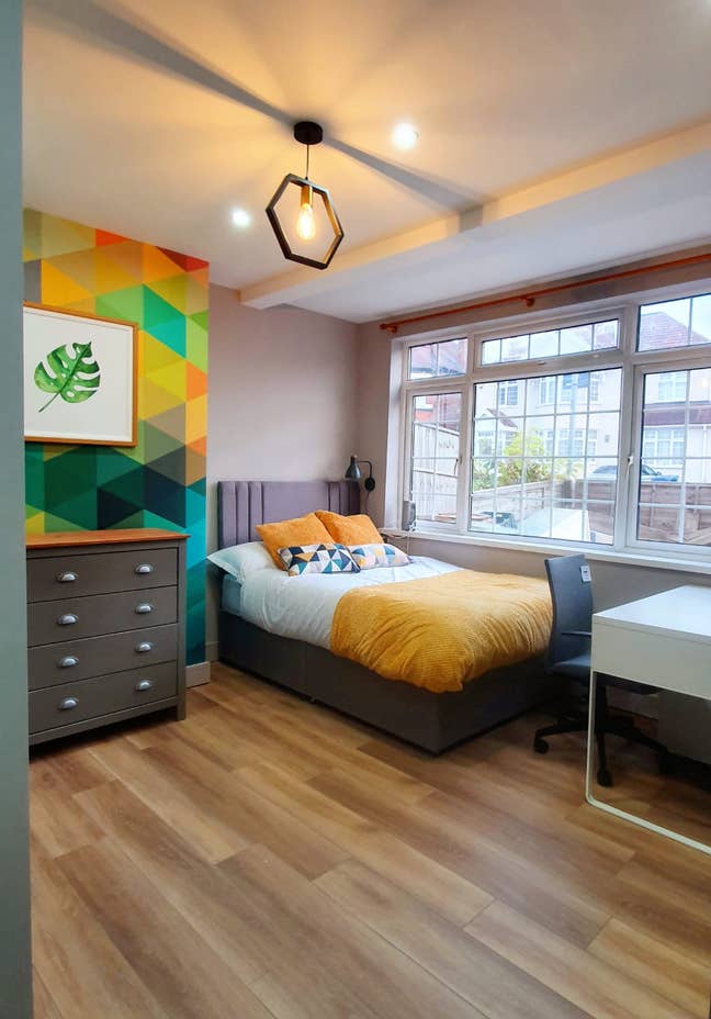 69 ✨Adult only property | Book Viewing Now! ✨ Main Photo