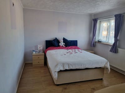 Double bedrooms for rent, PoundHill parade  Main Photo