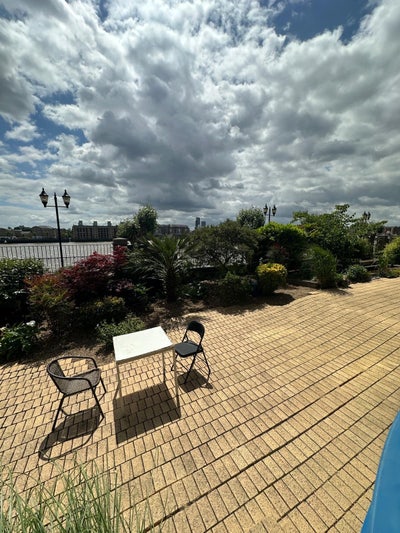 Stunning Riverside Ensuite/ Private Garden Access Main Photo