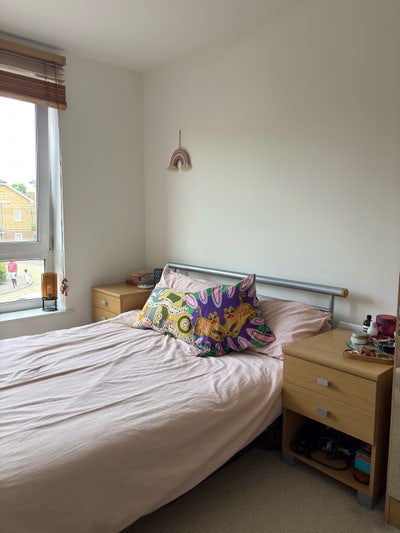 ✨ Bright Double Room in LOVELY Bow Flat ✨ Main Photo