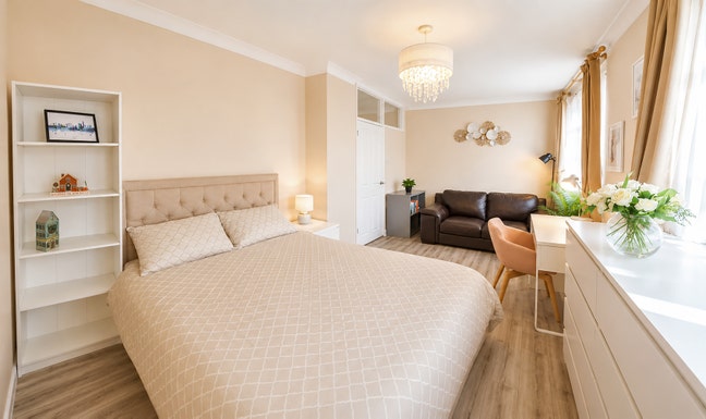 🌟Spacious King-Size Room Opposite Mile End Park  Main Photo