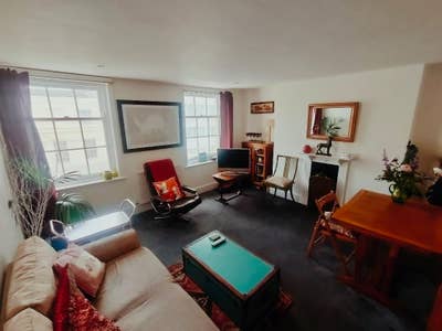 Cosy Double Room 5 Minutes from the Seafront* Main Photo