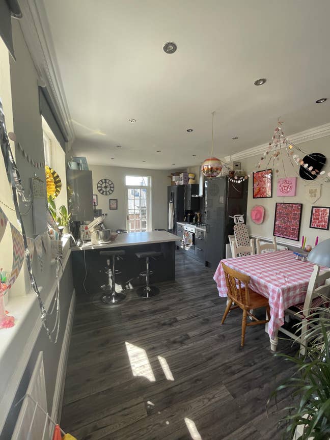 Lovely large 2 bed flat in Jesmond Main Photo