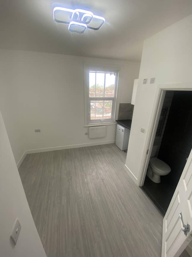 Big Ensuite Studio - Lewisham -Asap Main Photo