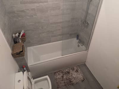 Single/Small double room to rent Main Photo