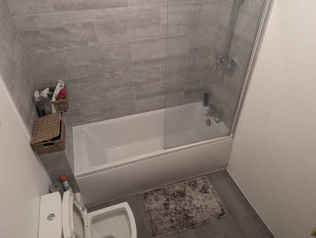 Single/Small double room to rent Main Photo