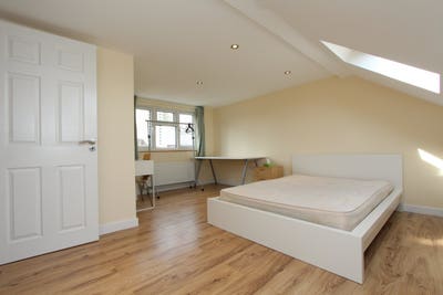 Great rooms with living room in Canary Wharf E14 Main Photo