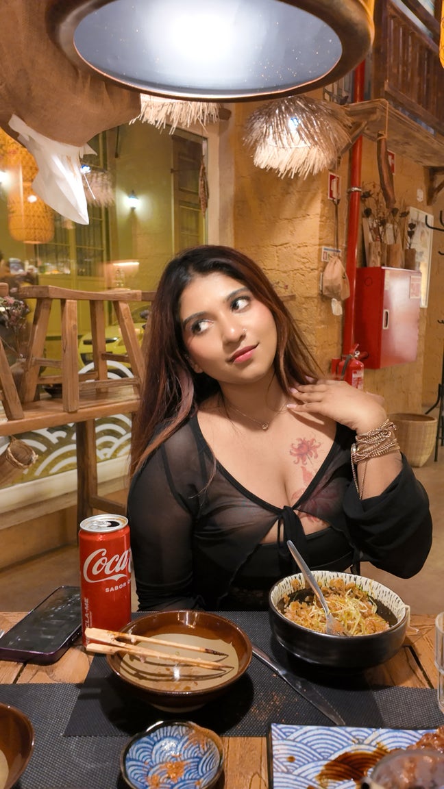 Professional Female seeks a single or double room Main Photo