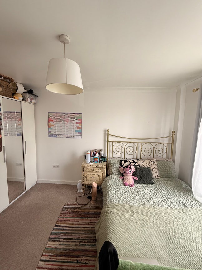 Double room in Zone 2 available ASAP! Main Photo