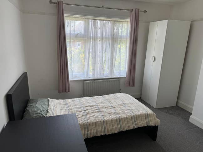 Double bedrooms + new furnitures + refurbished Main Photo