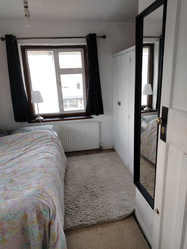 2nd tenant room in lovely spacious 4 bed house Main Photo