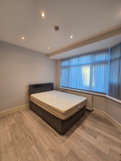 **Double En-Suite Room Heathrow ** Main Photo