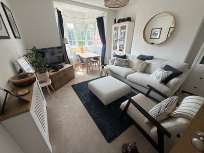 Modern and clean flat, offering double room  Main Photo