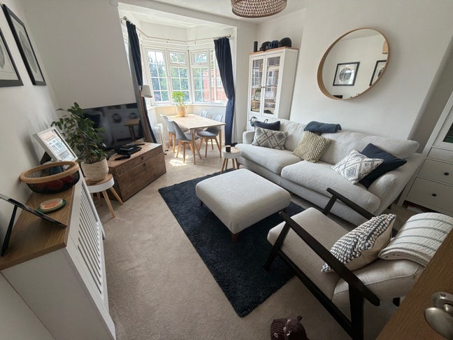 Modern and clean flat, offering double room  Main Photo