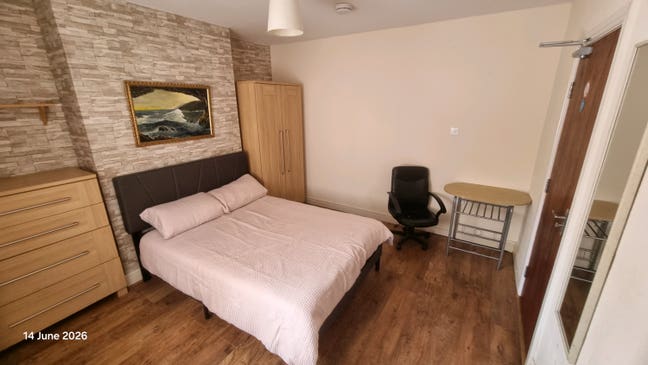 Furnished Double Rooms ready to move in. Main Photo