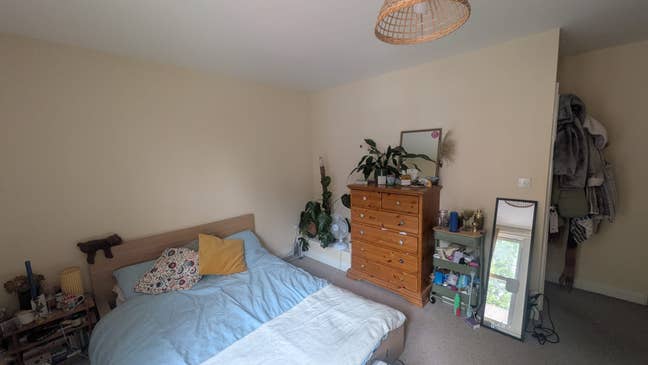 Double room in friendly shared house Main Photo