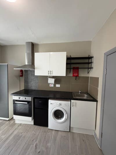  Studio  Flat  in  London,  Harrow  HA1 Main Photo